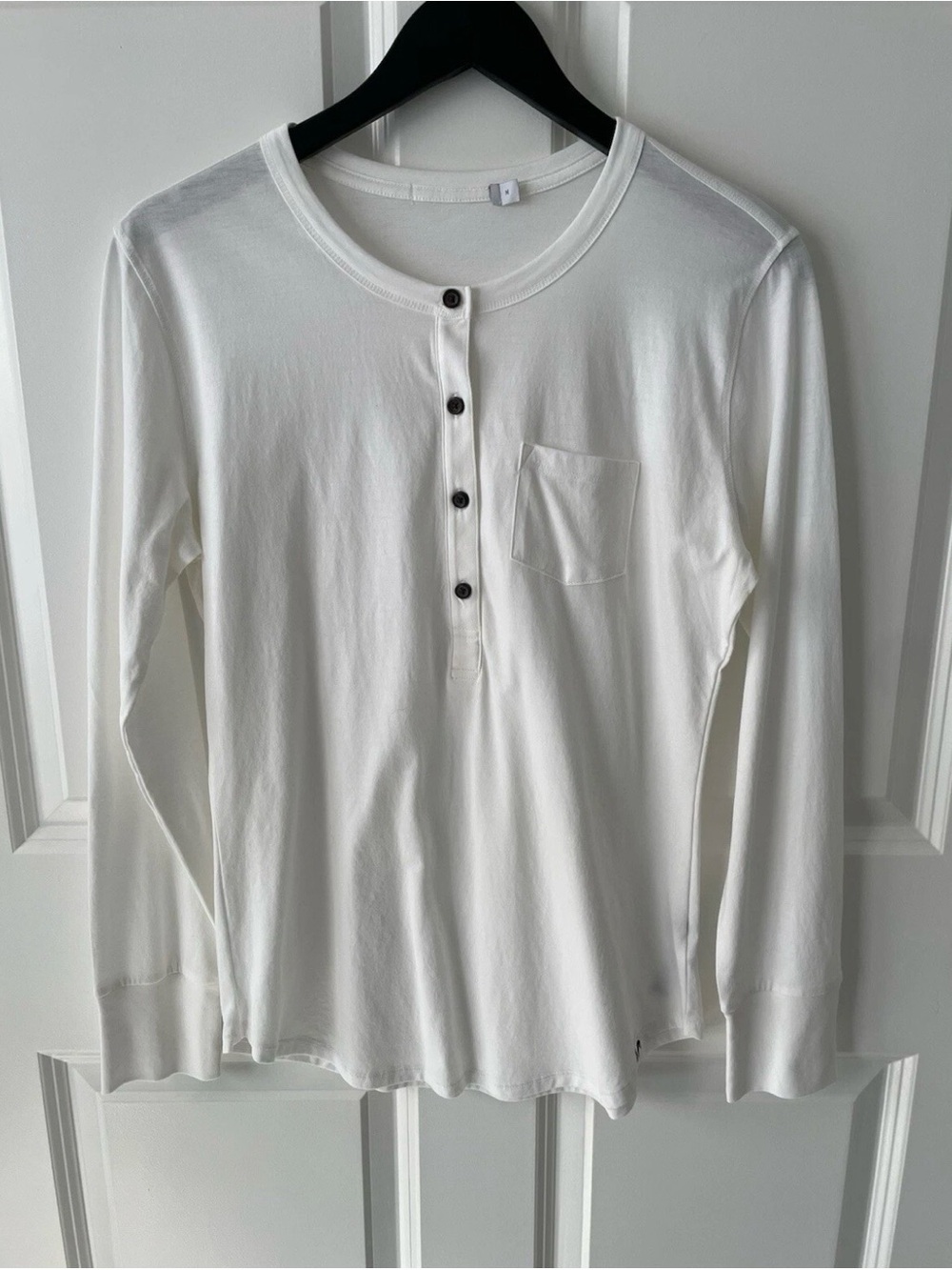 Indy Brand 100% Organic Cotton White Long Sleeve Henley Shirt Womens Size Medium